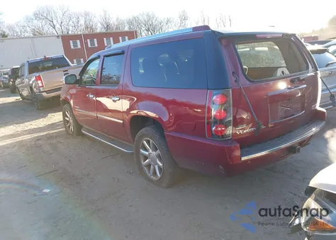 2011 GMC Yukon Xl 1500 Denali из США, поврежденный, VIN 1GKS2MEF7BR306039